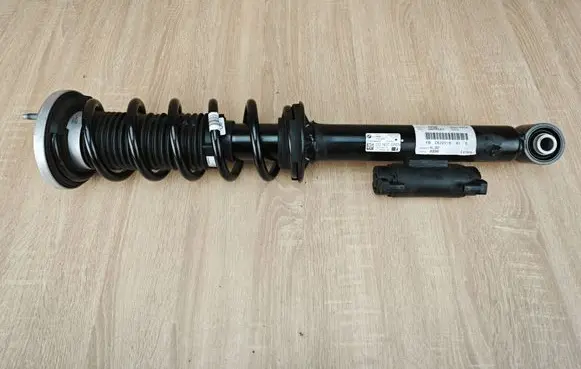 BMW 8 G16 Rear shock absorber with coil spring 6878127