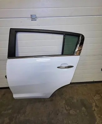 KIA Sportage Rear door 