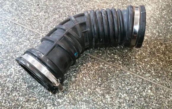 Buick Encore I Air intake hose/pipe 95134944