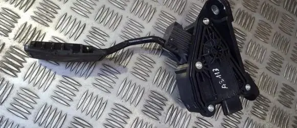 Honda CR-V Accelerator throttle pedal 31308H30