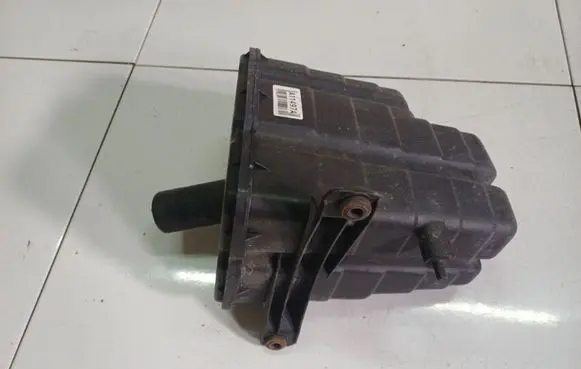 Nissan Primera Intake resonator 3981070938