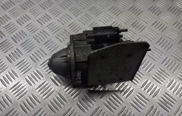 Volkswagen PASSAT B5.5 Starter motor 06B911023