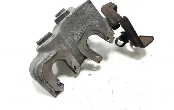 Hyundai ix20 Gear shift cable bracket 