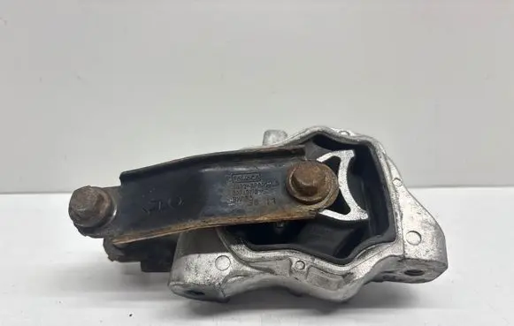 Land Rover Evoque I Engine mount bracket 6G926P082 30748173