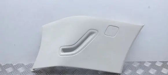 Cadillac XT6 (D)pillar trim (top) 84710127