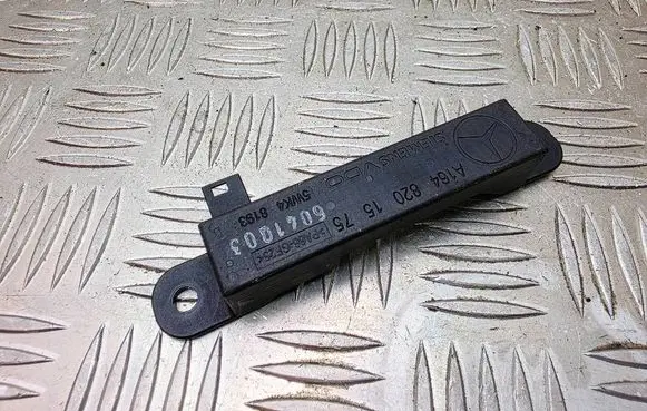 Mercedes-Benz S W221 Keyless system antenna A1648201575