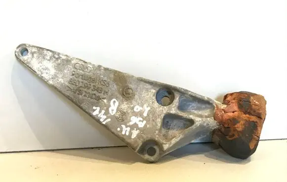 Audi A4 S4 B6 8E 8H Engine mounting bracket 8E0199343H