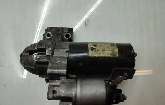 BMW 5 F10 F11 Starter motor 8574102 0001148509