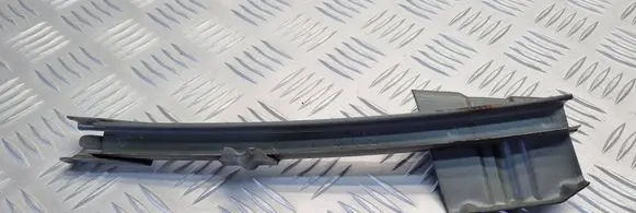 Lexus IS 220D-250-350 Front door windshield rail