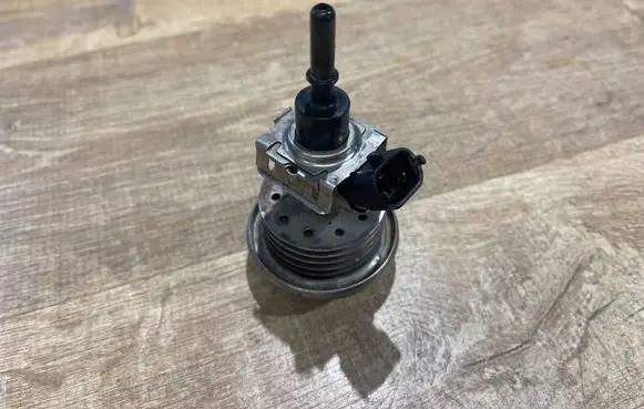 Land Rover Discovery Sport AdBlue injector FX23189E3AA