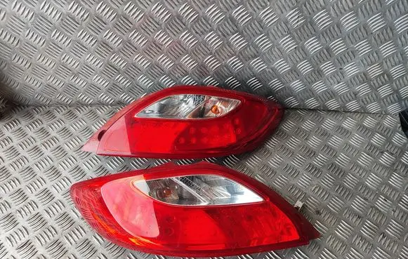 Mazda 2 Rear/tail lights set D65151160 K2442 D65151150