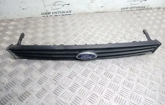 Ford Focus Front bumper upper radiator grill 98AB8200A A31042