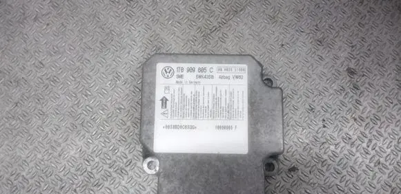 Volkswagen Touran I Airbag control unit/module 1T0909605C