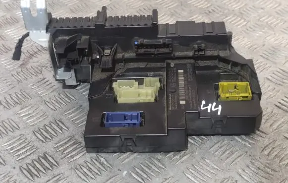 Mercedes-Benz C W204 Fuse module 2045458601 2045456632