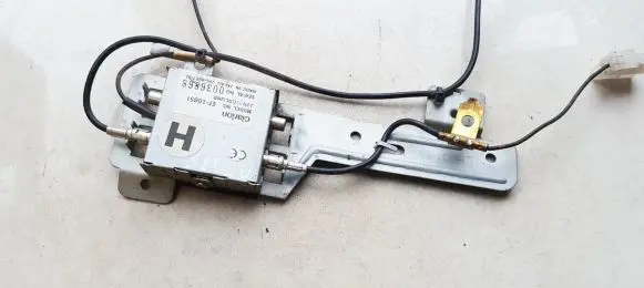 Subaru Legacy Antenna control unit EF1085I EF-1085I