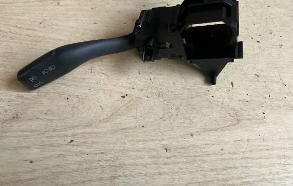 Audi A4 S4 B6 8E 8H Indicator stalk 8E0953513A