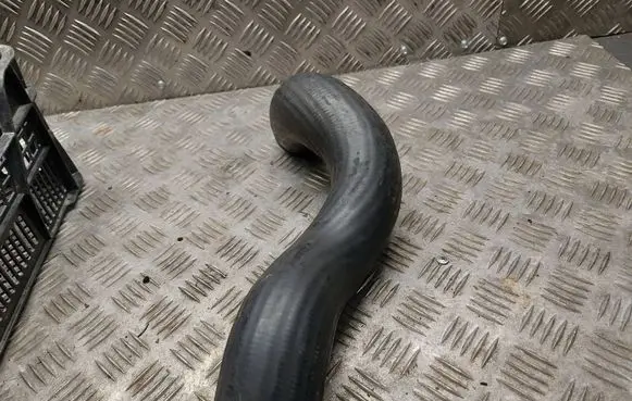 Volvo XC90 Intercooler hose/pipe 31261367