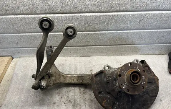 Audi A4 S4 B7 8E 8H Rear wheel hub