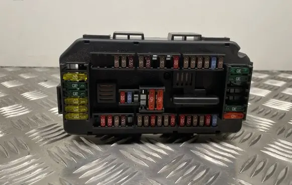 BMW 1 F20 F21 Fuse module 9224879