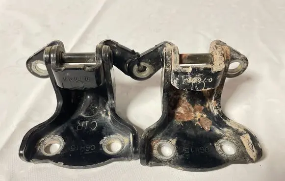 Opel Antara Rear door upper hinge 06H15
