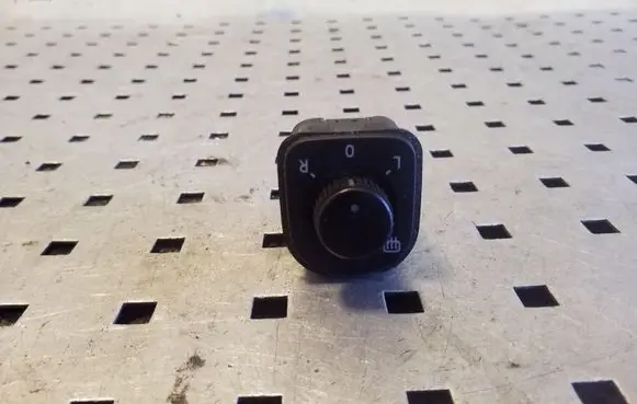 Volkswagen Tiguan Wing mirror switch 1K0959565L