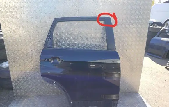 Chevrolet Captiva Rear door