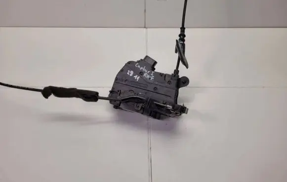 Renault Captur Rear door lock 805022764R