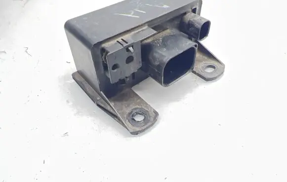 Mercedes-Benz CLK A209 C209 Glow plug pre-heat relay 0005453516