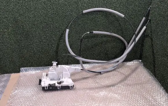 Man TGE 1gen Rear door lock 7C0843014 7C0843014CR 2371647A