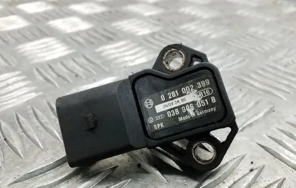 Volkswagen Golf VI Air pressure sensor 038906051B 0281002399