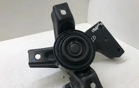 Hyundai i10 Engine mount bracket