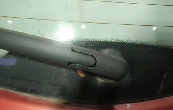 Renault Clio III Rear window wiper motor 