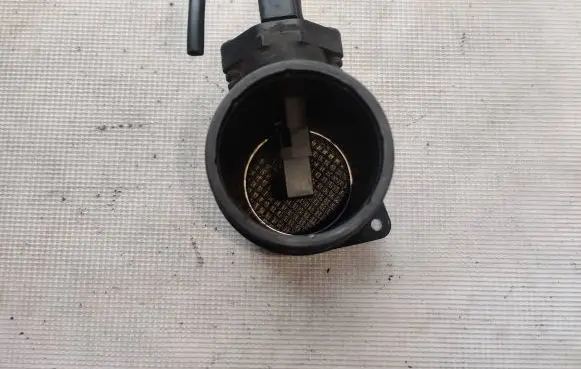 Audi A6 S6 C5 4B Mass air flow meter 0281002216 028906461