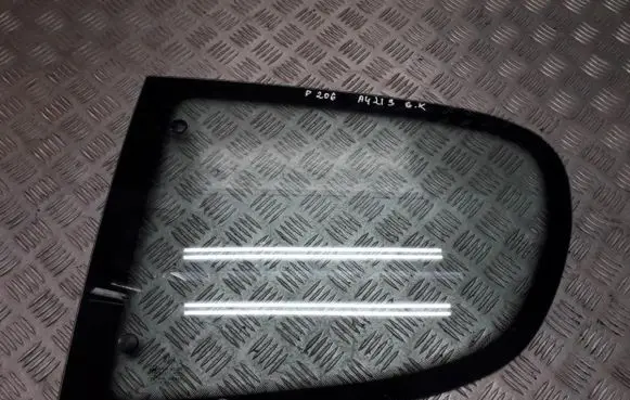 Peugeot 206 Rear side window