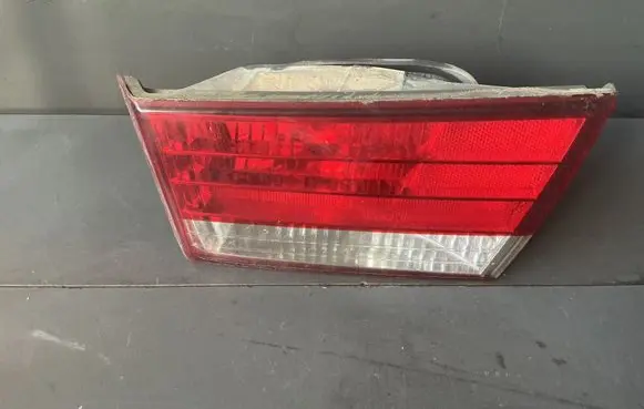 Tailgate rear/tail lights