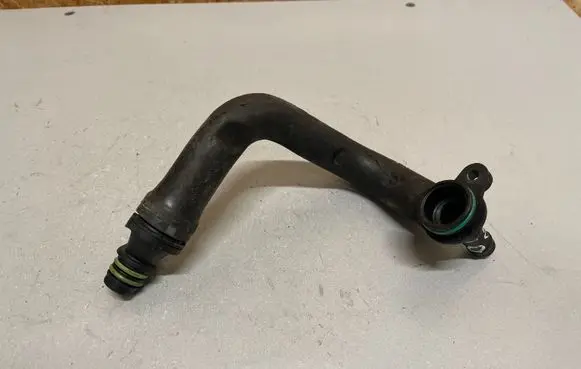 Volkswagen Golf Sportsvan Breather hose/pipe 04C103282