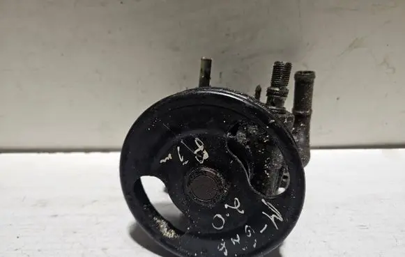 Mazda 323 F Power steering pump