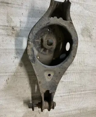 Renault Latitude (L70) Coil spring/strut mount 