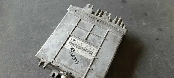 Renault Scenic I Engine control unit/module HOM7700105953 0281001809