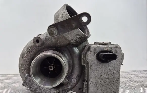 Mercedes-Benz C W204 Turbo A6510900086 A6519060200