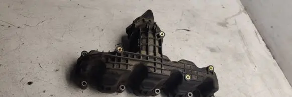 Volkswagen Jetta VI Intake manifold 03L129711