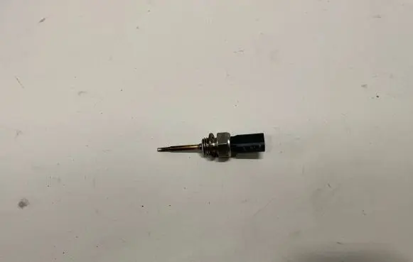 Volkswagen PASSAT B8 Intake air temperature sensor 03N906081A