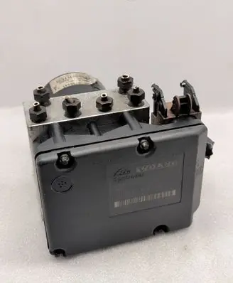 Volvo S80 ABS Pump 9496942 0UR0C06P33 10094904193