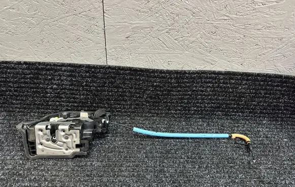 BMW X2 F39 Front door lock 7281931 A046465 18283810