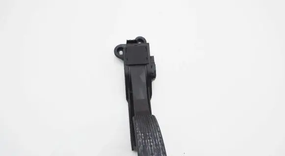 Mercedes-Benz ML W164 Accelerator throttle pedal A1643000104 10855409