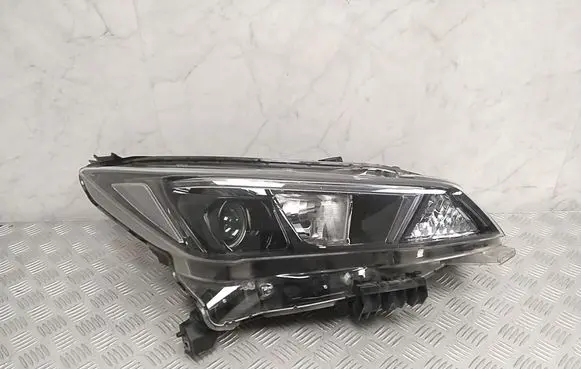 Nissan Leaf II (ZE1) Headlight/headlamp 260105SH0A