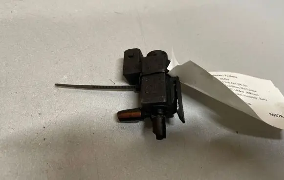 BMW 5 E60 E61 Turbo solenoid valve 1742712