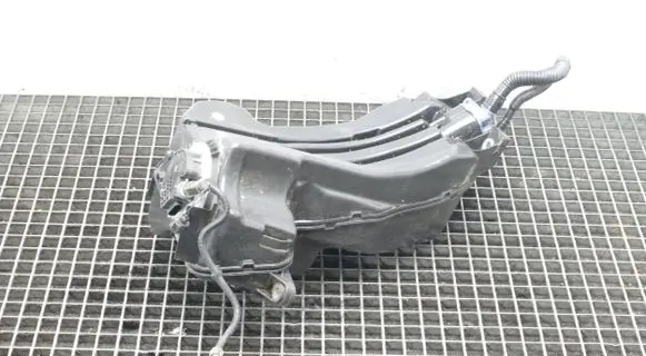 Audi Q7 4M AdBlue liquid reservoir 4M0131878BF