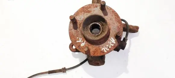 Nissan Almera N16 Front wheel hub