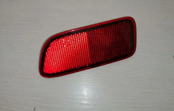 Chevrolet TrailBlazer Rear tail light reflector 15000427
